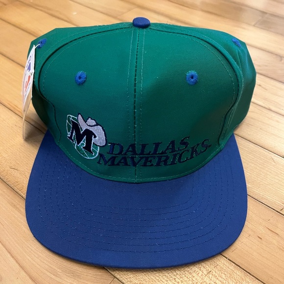 Dallas Mavericks SnapBack Hat - Picture 2 of 5